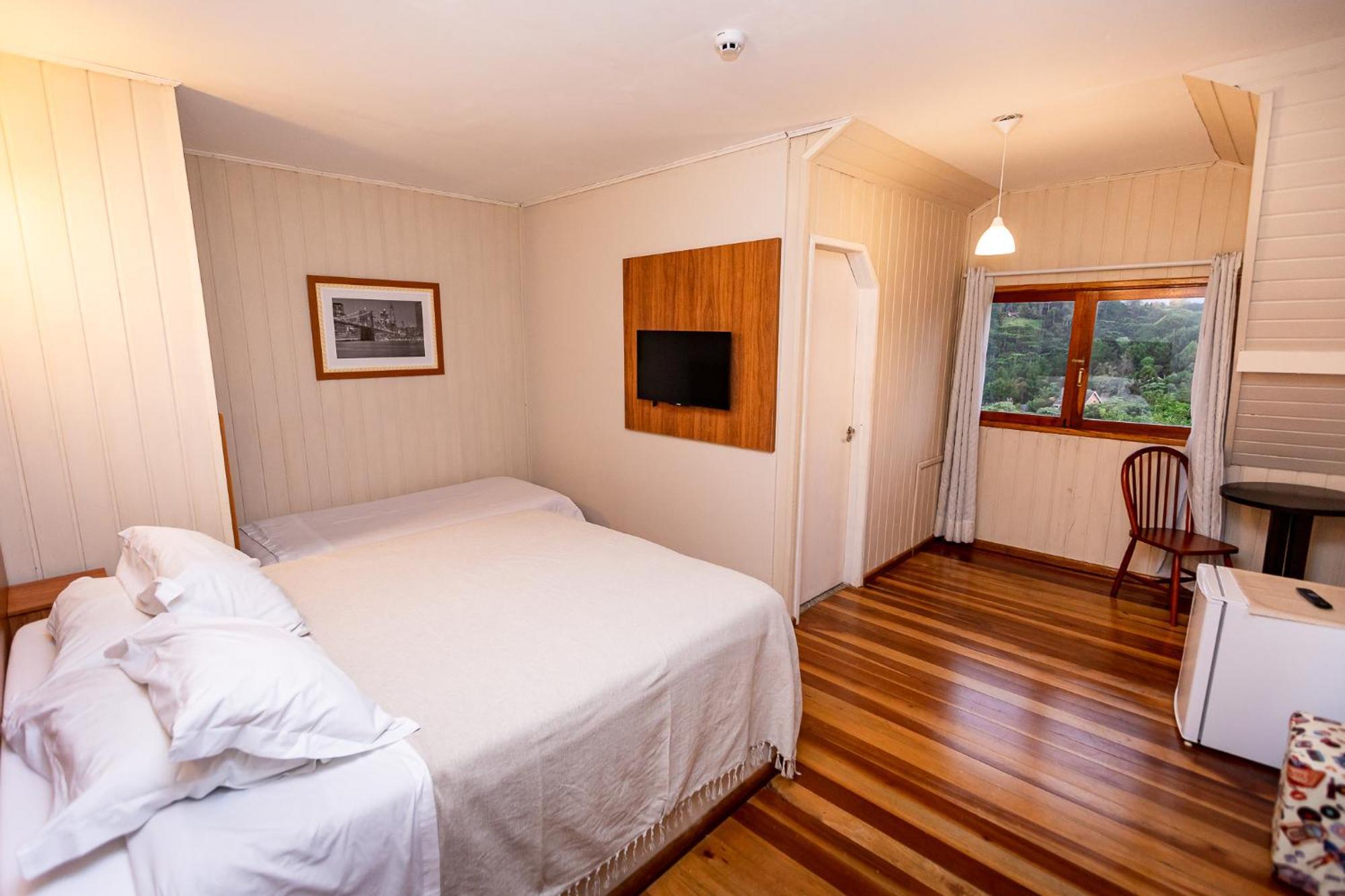 Villa Hegus Lodge *