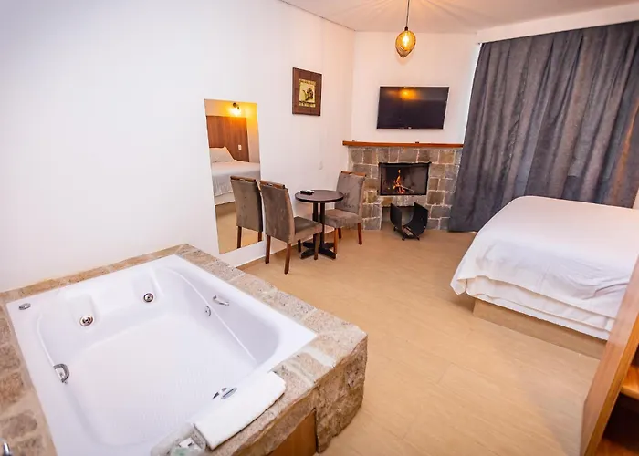 Chales Com Hidro E Lareira E Suites Villa Hegus